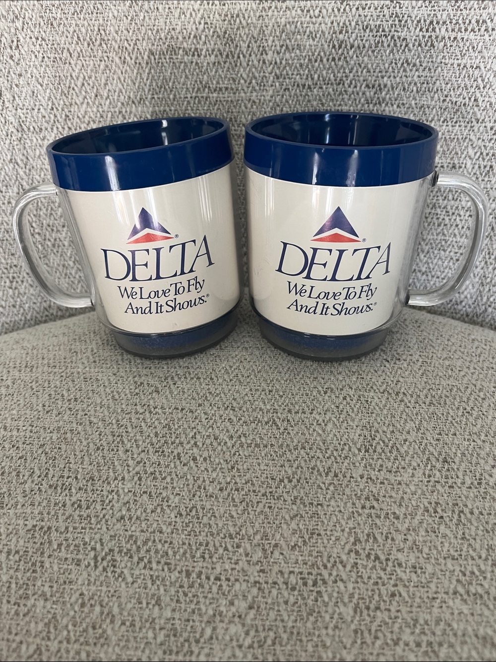 2 Vintage Delta airlines insulated plastic coffee mugs classic widget logo USA
